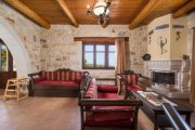 Platanos bei Kissamos Kreta, Platanos: Zwei private Steinvillen mit Gästeappartements in der Nähe des Strandes von Falasarna zu verkaufen Haus